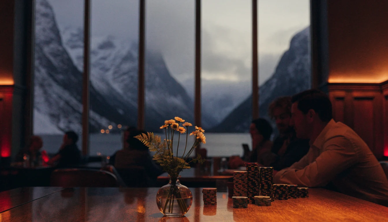 Stemningsfull casinolounge i Norge med chips og nordisk utsikt